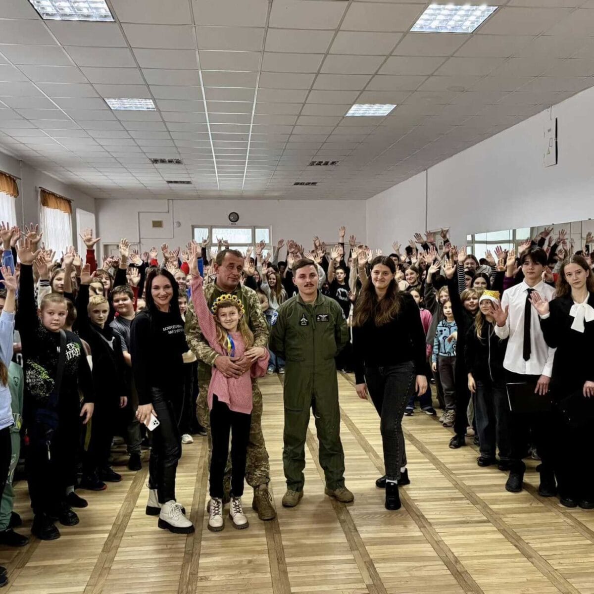 Герой України Вадим “Karaya” Ворошилов зустрівся з нововолинською молоддю