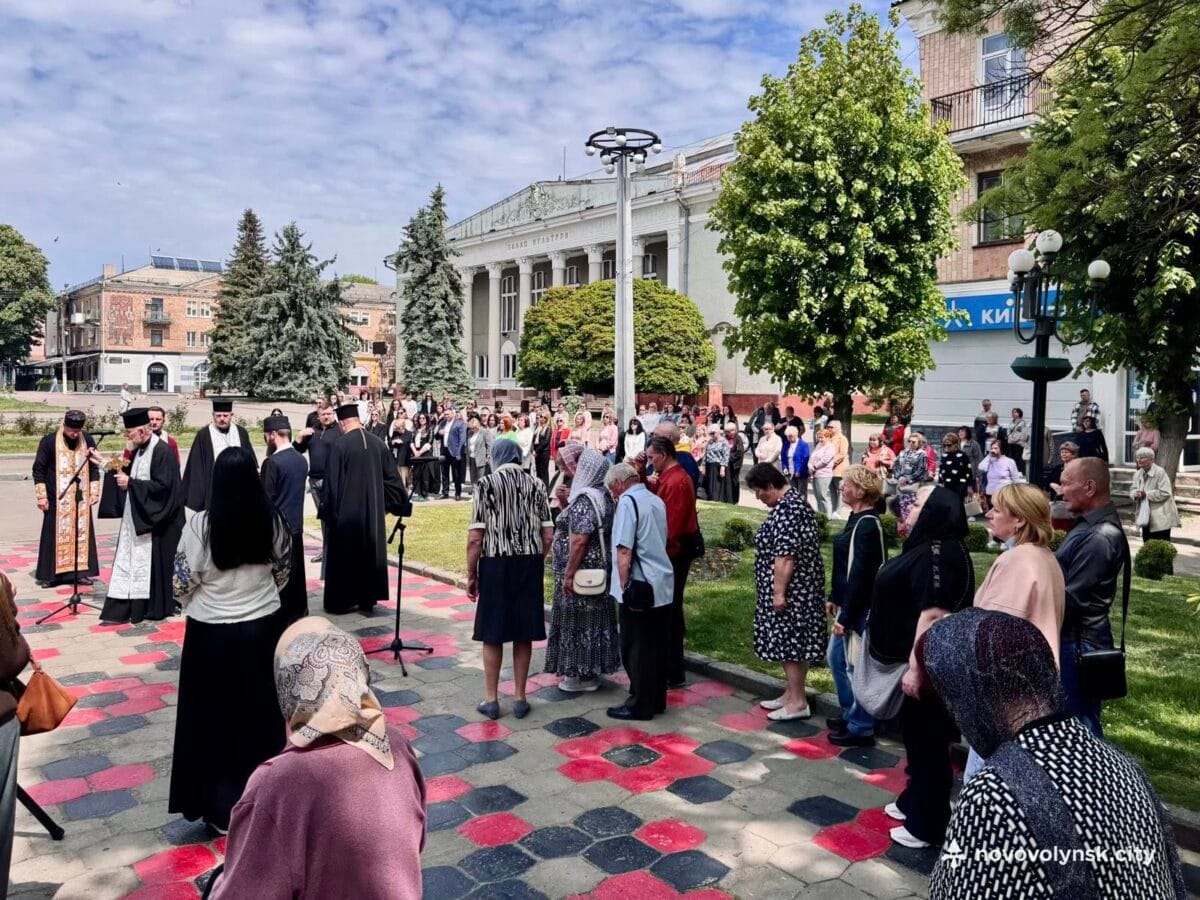 Вшанували загиблих під Волновахою: у Нововолинську провели годину пам’яті