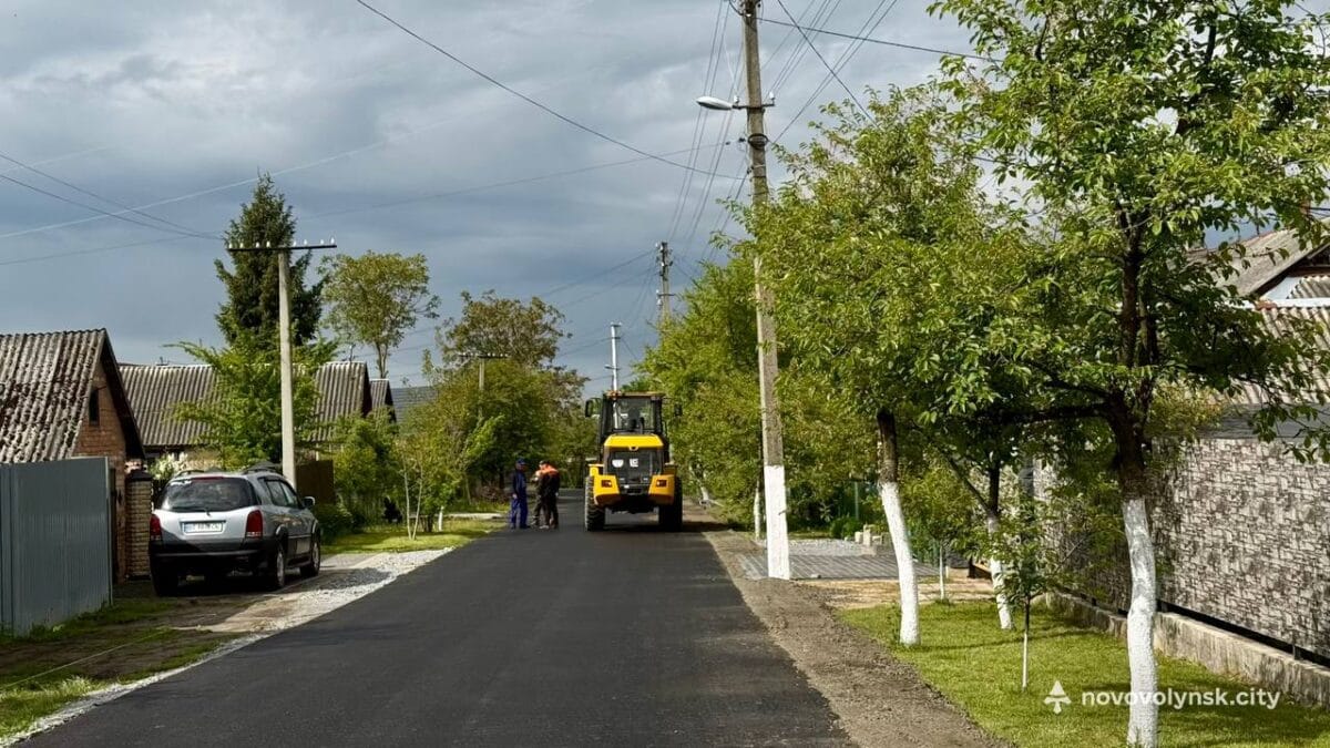 У Нововолинській громаді ремонтують дороги спільними зусиллями мешканців і влади