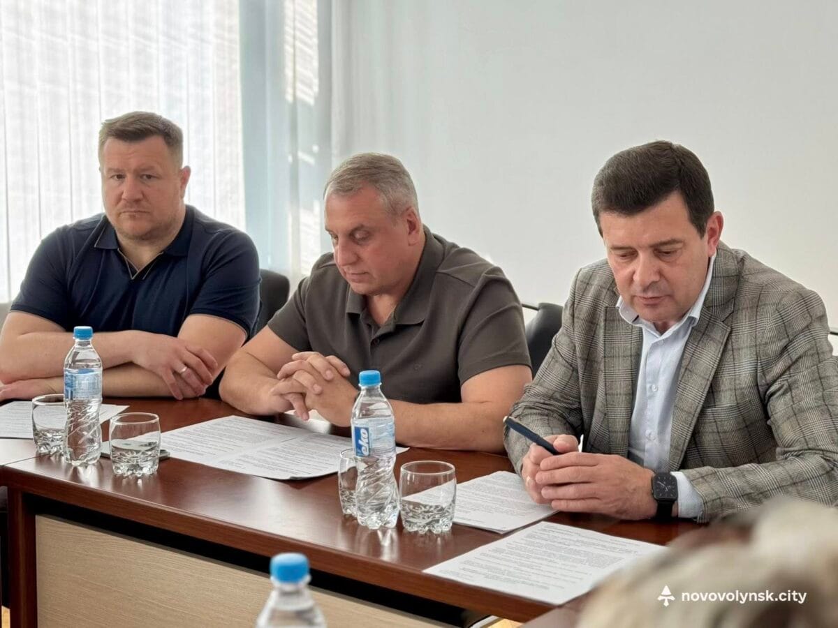 Обговорили проблеми ВІЛ/СНІДу, туберкульозу та наркоманії: в Нововолинську відбулося виїзне засідання Координаційної ради