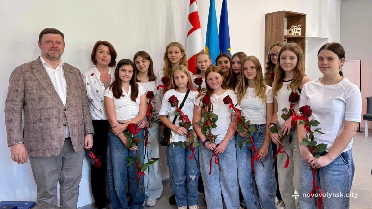 Відзнаки за професіоналізм і розвиток громади: нововолинців відзначили Подяками Голови ВРУ та Міністра охорони здоров’я