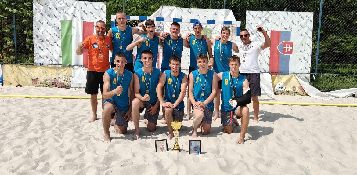 Триразові чемпіони. Гандболісти з Нововолинська знову найкращі в Україні