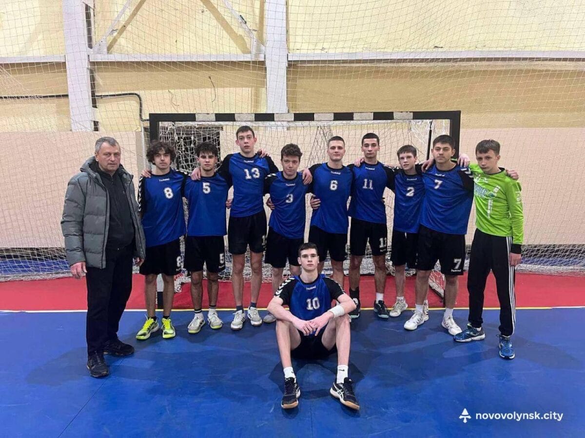 Бронза, яка могла бути золотом: нововолинські гандболісти — серед призерів чемпіонату України