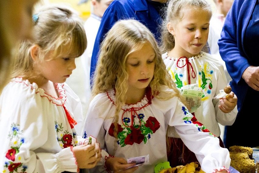 Нововолинські ліцеїсти та педагоги вшанували День захисників і захисниць України