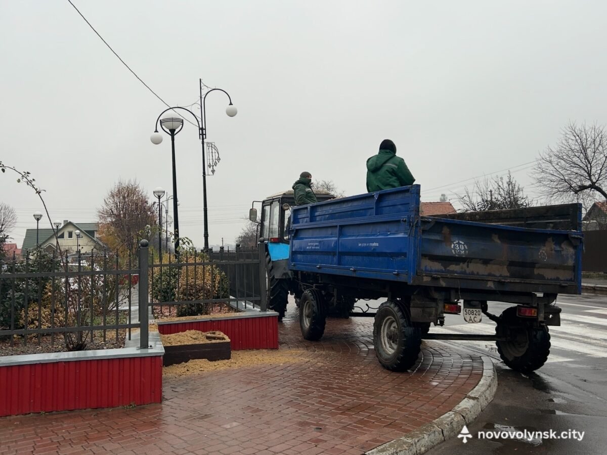 У Нововолинську розпочали розсипання піщано-соляної суміші
