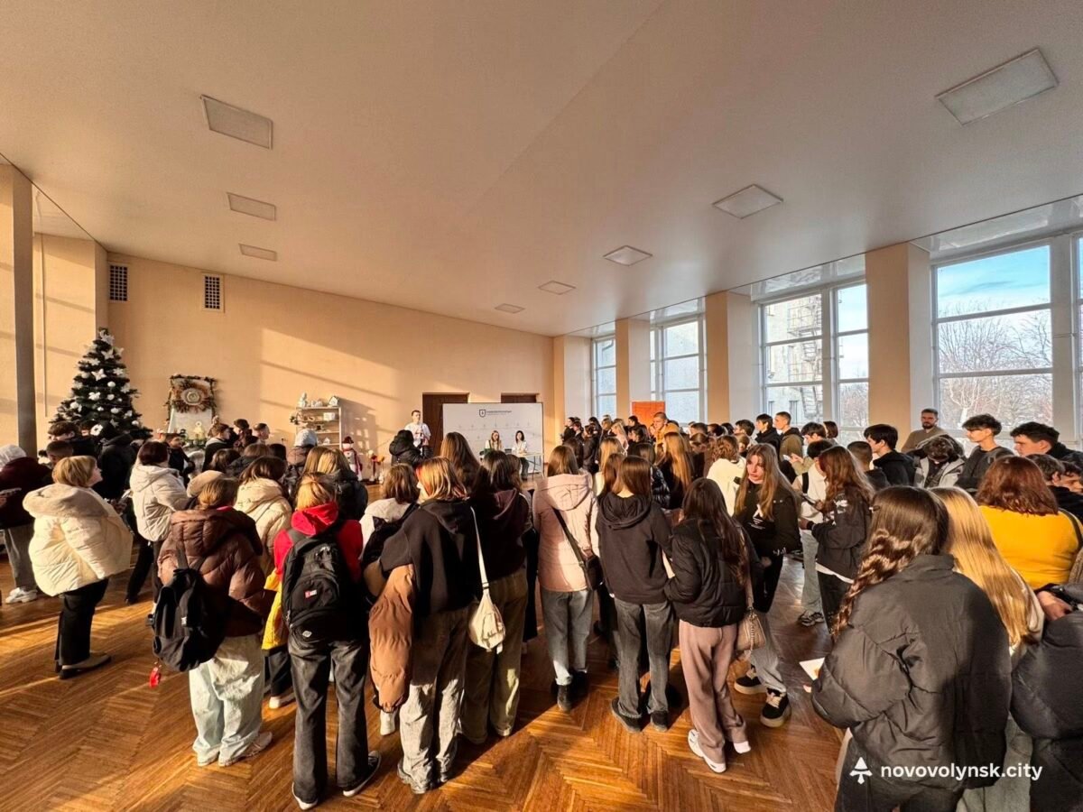 «Ярмарок карʼєрних можливостей»: старшокласники громади знайомилися із роботодавцями