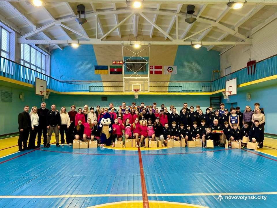 Провідні тренери України провели баскетбольний семінар у Нововолинську